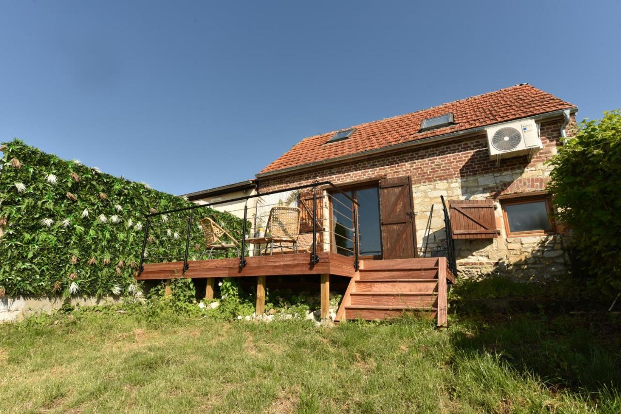 Maisonnette Du Bonheur - Vue Campagne - Baignoire Balneo 32 Jets - Lits Queen Size Vadencourt  Exterior foto