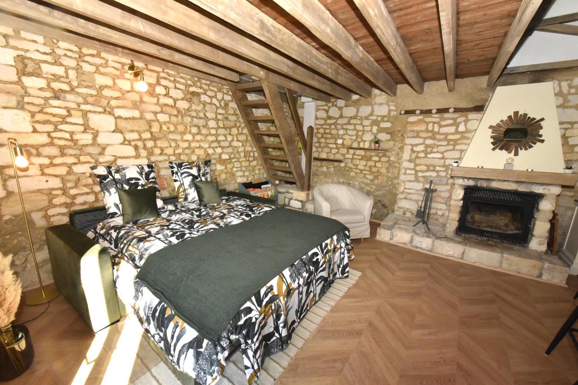 Maisonnette Du Bonheur - Vue Campagne - Baignoire Balneo 32 Jets - Lits Queen Size Vadencourt  Exterior foto