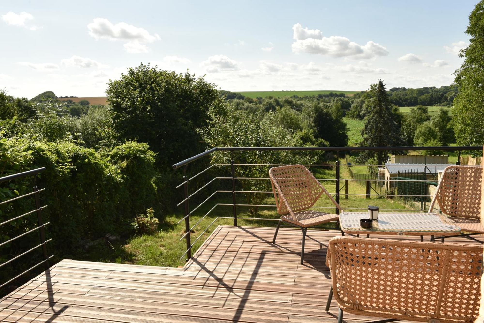 Maisonnette Du Bonheur - Vue Campagne - Baignoire Balneo 32 Jets - Lits Queen Size Vadencourt  Exterior foto
